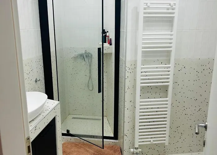 Grossartige In شقة سالونيك